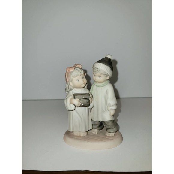 Kim Anderson’s Enesco 1997 Figurine Love is the Greatest Gift of All 284475 - Picture 8 of 8